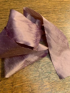 2 yards  Exquisite  Vintage  2” Soft Mauve Bias Cut Silk   ribbon ~ NOS - Picture 1 of 2