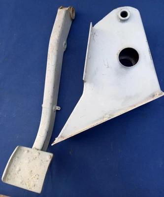 Land Rover Series 2A 3 Brake Pedal & Box - 569601 & 90569611 - Servo Type - Image 1 of 4