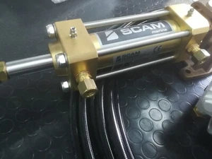 timoneria idraulica scam marine cilindro attuatore hc550 barca fino a 8mt 200cv - Foto 1 di 3
