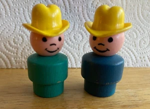 Vintage Fisher Price Little People ~ Bauernjunge, Cowboy, Holzsockel, Kunststoffkopf - Bild 1 von 2