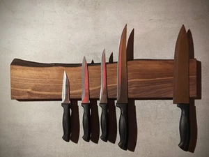 Bellissima barra portacoltelli in noce smorzato con bordo albero naturale -magnetica - Foto 1 di 7