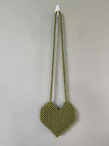 Urban Outfitters? Crossbody Bag Green Vacay Women Heart Shape Wood Beaded - Picture 1 of 7
