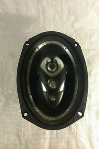 Insignia NS S6900 Audio-Lautsprecher (Single) - Bild 1 von 2