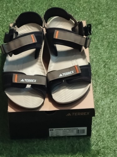 Sandali Adidas Terrex 46. Sandali Adidas Terrex 46.