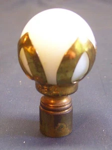Vintage lamp shade finial. - Picture 1 of 3