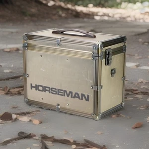 Étui rigide moyen grand format pour appareil photo Horseman VHR 45HD du Canada - Photo 1 sur 19
