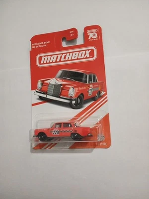 Mercedes-Benz 220 SE 2024 Matchbox Target edición roja exclusiva sedán Foto 1 de 2