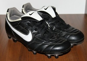 nike tiempo negras