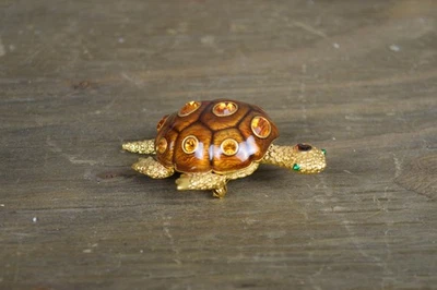 Broche Tortuga Kenneth Jay Lane KJL Tono Dorado Esmalte Ámbar Estrás Ojos Verdes Foto 1 de 4