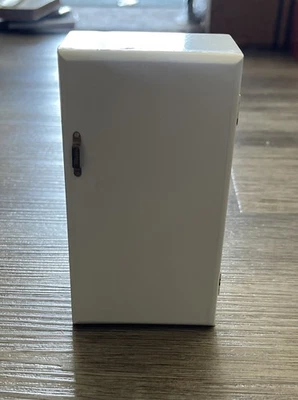 Vintage Dollhouse Refrigerator White Fridge Furniture Miniature - Photo 1/4