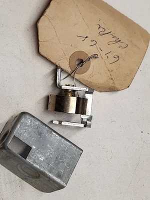 Дульная насадка карбюратора в сборе 1967-68 NOS Chevrolet Corvette - Изображение 1 из 4