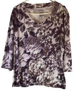 Top St. John’s Bay 2X Púrpura Floral Estampado Abstracto Cuello en V Manga 3/4 Tejido Suave - Imagen 1 de 11