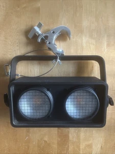 CHAUVET DJ SHOCKER P2 DUAL ZONE BLINDER W/WHITE LEDS - LIGHTLY USED W/ORIG BOX - Picture 1 of 6