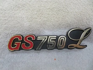 Suzuki NOS GS750L 1979-1981 Side Cover Emblem 68131-45200 - Picture 1 of 2