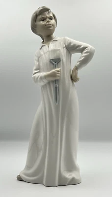 Nao Lladro Daisa Spain Figure Boy with Fly Swatter 11.5" 29cm - image 1 of 4