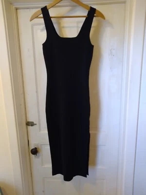 Novo com etiquetas Miou Muse Vestido Feminino de Malha Preto Recortado Sem Mangas Fenda Lateral Tamanho M - Imagem 1 de 4