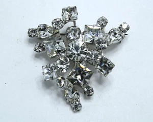 Vintage Triangle Sunburst Brooch Silver Tone Rhinestone Starburst Pin - Picture 1 of 4
