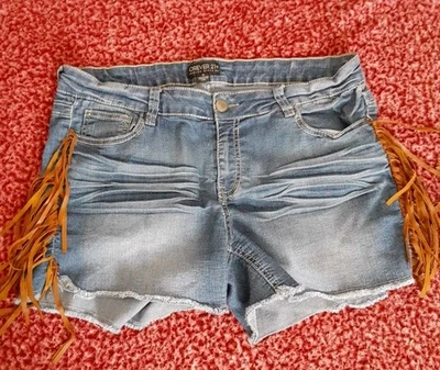 Pantalones cortos Forever 21+ laterales con flecos talla 14 para mujer Foto 1 de 4