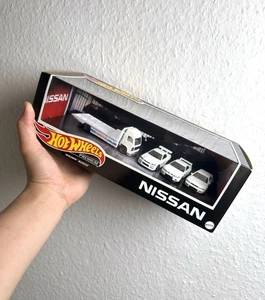 Hot Wheels Premium Diorama Nissan Skyline GT-R Collector Set BNR32 BCNR33 BNR34 - Bild 1 von 1
