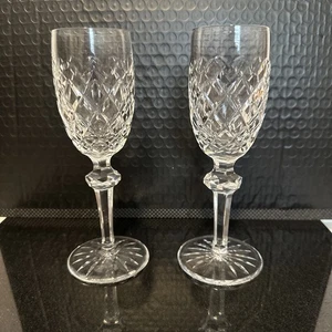 Due (2) calici champagne Waterford Crystal Powerscourt 6,5” firmati come nuovi - Foto 1 di 17