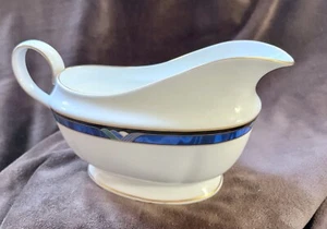 Lenox Debut Collection, Royal Kelly Gravy Boat - Imagen 1 de 7