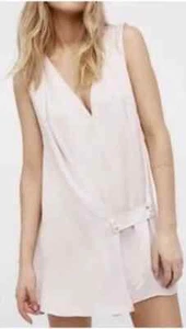 Nuevo con etiquetas Mini Vestido Free People Rosa Pálido Melocotón Sedoso Cuello en V Sin Mangas Plegable S - Imagen 1 de 4