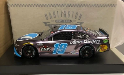 Martin Truex Jr. #19 Auto-Owners Assicurazione Throwback 2021 1:24 Scala Colore - Immagine 1 di 4
