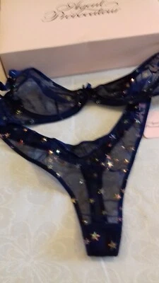 Sujetador AGENT PROVOCATEUR RARO VINTAGE AZUL MARINO Y DORADO ESTRELLAS 32D Y TANGA MEDIANA NUEVO CON ETIQUETAS Foto 1 de 4