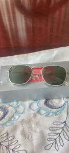 Neue Ray-Ban RB3857 eckige Sonnenbrille silbernes Gestell grüne Gläser - Bild 1 von 4