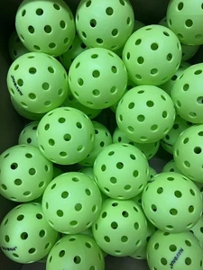 48 Stück Premium 40 Löcher Outdoor Pickleball Bälle treffen USAPA offiziell perfekt - Bild 1 von 9