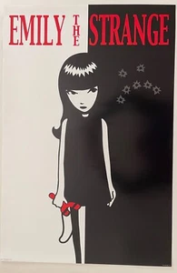 EMILY LO STRANO, CON IN MANO UNA FIONDA, POSTER AUTENTICO 2008 - Foto 1 di 5