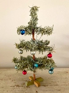 Vintage Christmas MINIATURE Faux FEATHER TREE w/ Glass Ornaments - 9" H (c.1945) - Picture 1 of 5