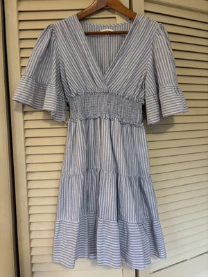 Vestido Max Studio 100 % algodón azul claro a rayas cuello en V manga campana talla pequeña Foto 1 de 4