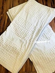 West Elm Kinder Kerzendocht Verdunkelungsvorhänge 48x108 weiß 2 Paneele Bommel Kinderzimmer - Bild 1 von 6