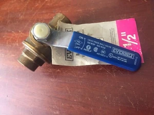 Everbilt 1/2 pulgada. Válvula de bola de sudor x sudor de latón sin plomo 116-4-12-EB - Imagen 1 de 4