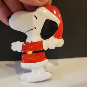 Adorno de Navidad vintage Peanuts Snoopy hecho en Japón Snoopy en traje de Santa usado en excelente estado - Imagen 1 de 8