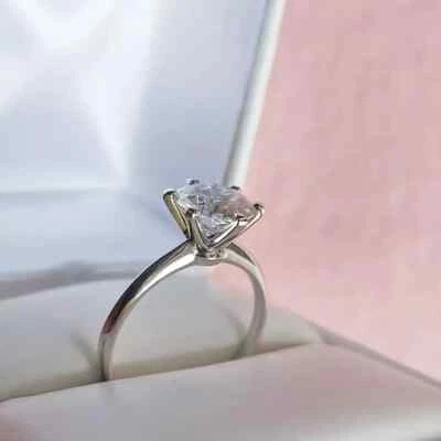 Anillo de compromiso solitario de diamantes de corte redondo de 1,75 quilates de oro blanco de 14 quilates FN Foto 1 de 4