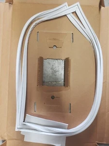 Guarnizione porta frigorifero Frigidaire -- 218730614, 215732417 - Foto 1 di 2
