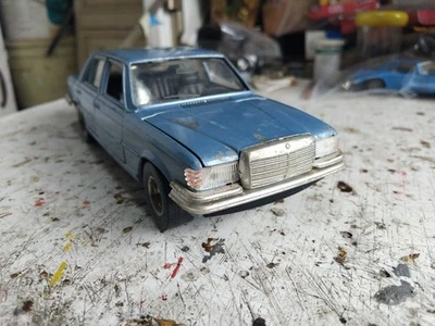 BURAGO MERCEDES 450 SEL   1/24 - Immagine 1 di 4