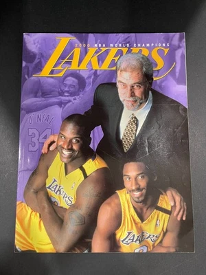 2000-01 Los Angeles Lakers Basketball Yearbook - Shaq / Kobe / Phil Jackson - Image 1 of 3