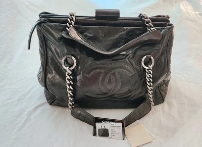 Bolso de hombro Chanel raro de cuero marrón oscuro con correas de cadena. ¡Como nuevo! Foto 1 de 4