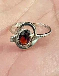 Vintage 10K White Gold Garnet & Diamond Ring Size 6 ๐ - Picture 1 of 7