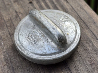 VW BLAU Ohne Oil Fill Cap Volkswagen Audi Lutung Vintage NICE! - Image 1 of 4