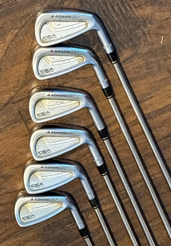 Juego de 6 palos de hierro forjado Adams Golf Idea Pro diestro negro dorado rígido flexible acero Foto 1 de 4