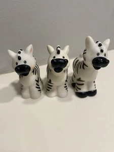 Fisher Price Little People Animals Zebra Fam Lot Noah’s Ark Zoo Three Zebras Bow - Picture 1 of 3