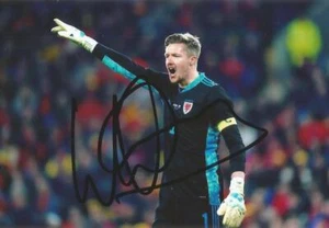 WALES & NOTTINGHAM FOREST: WAYNE HENNESSEY SIGNED 6x4 ACTION PHOTO + COA - Bild 1 von 1