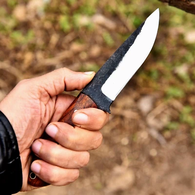 Cuchillo desollador de caza hecho a mano personalizado hoja de acero de alto carbono mango de madera 2926 Foto 1 de 4