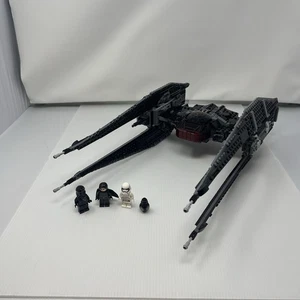 LEGO Star Wars: Kylo Ren's TIE Fighter 75179 - Picture 1 of 2
