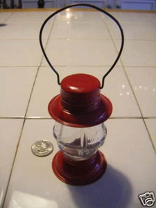 Bonboniere rote Laterne USA geprägt C auf Sockel ANSEHEN - Bild 1 von 3