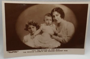 Royalty Postcard T R H The Duchess Of York & The Princess Elizabeth & MARGARET - Picture 1 of 2
